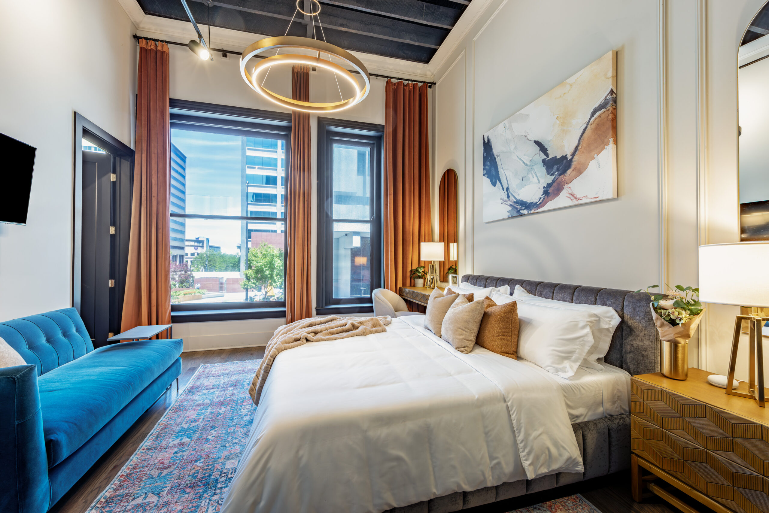 Loft 204